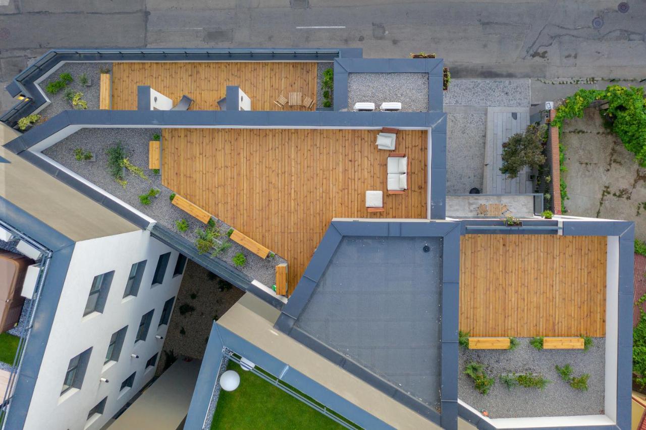 Calvin Aparthotel Oradea Bagian luar foto
