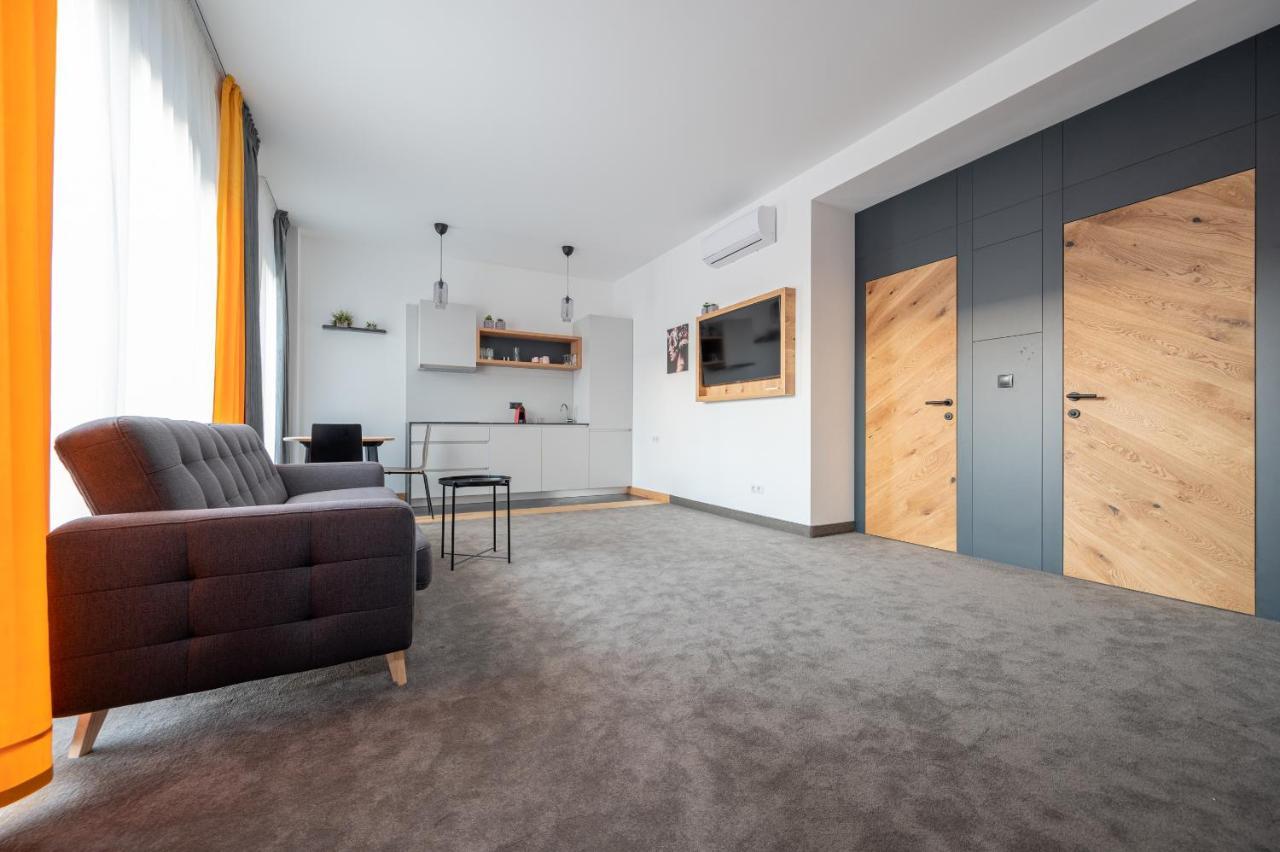 Calvin Aparthotel Oradea Ruang foto
