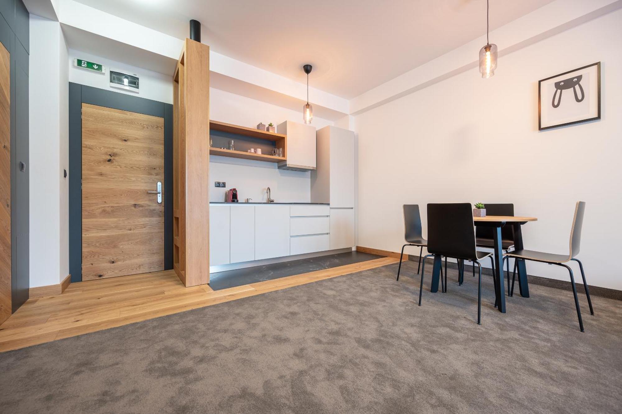Calvin Aparthotel Oradea Ruang foto